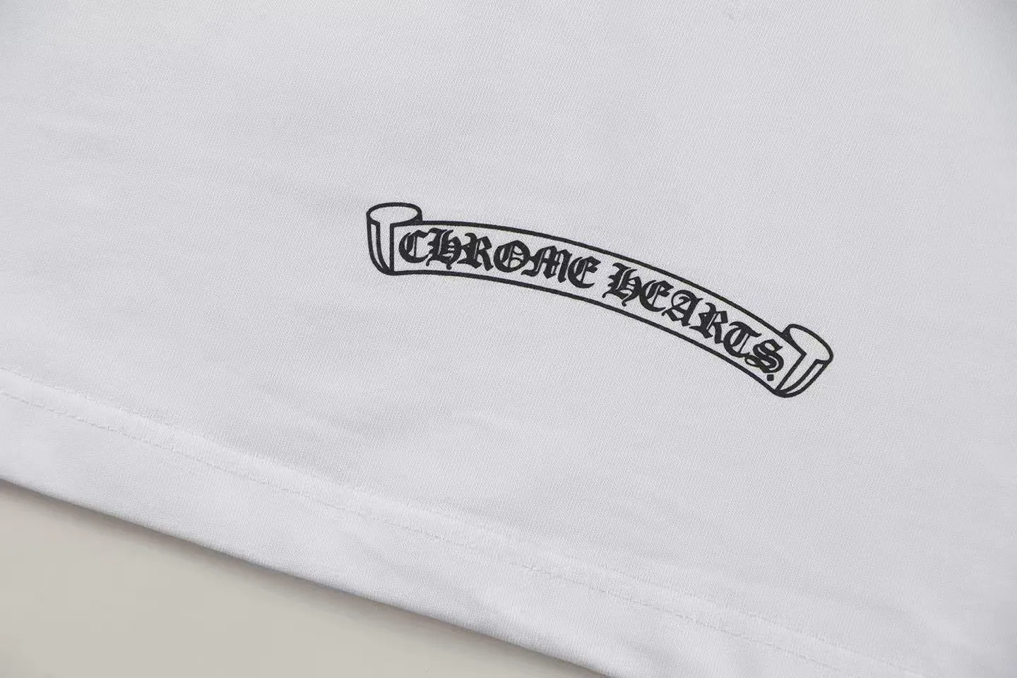 🅿️160 Style: 2025 new Croix Heart short-sleeved T-shirt Material: High version 300g double yarn combed cotton Size: S～XL Color: White Style number: Z011